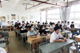 D:\yfzou\学校类文件\质量管理办公室\师德师风\新闻材料\忆百年征程，数百个第一  必赢官网19、20级学生同上“开学第一课”\7.jpg