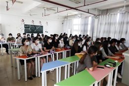 D:\yfzou\学校类文件\质量管理办公室\师德师风\新闻材料\忆百年征程，数百个第一  必赢官网19、20级学生同上“开学第一课”\11.jpg