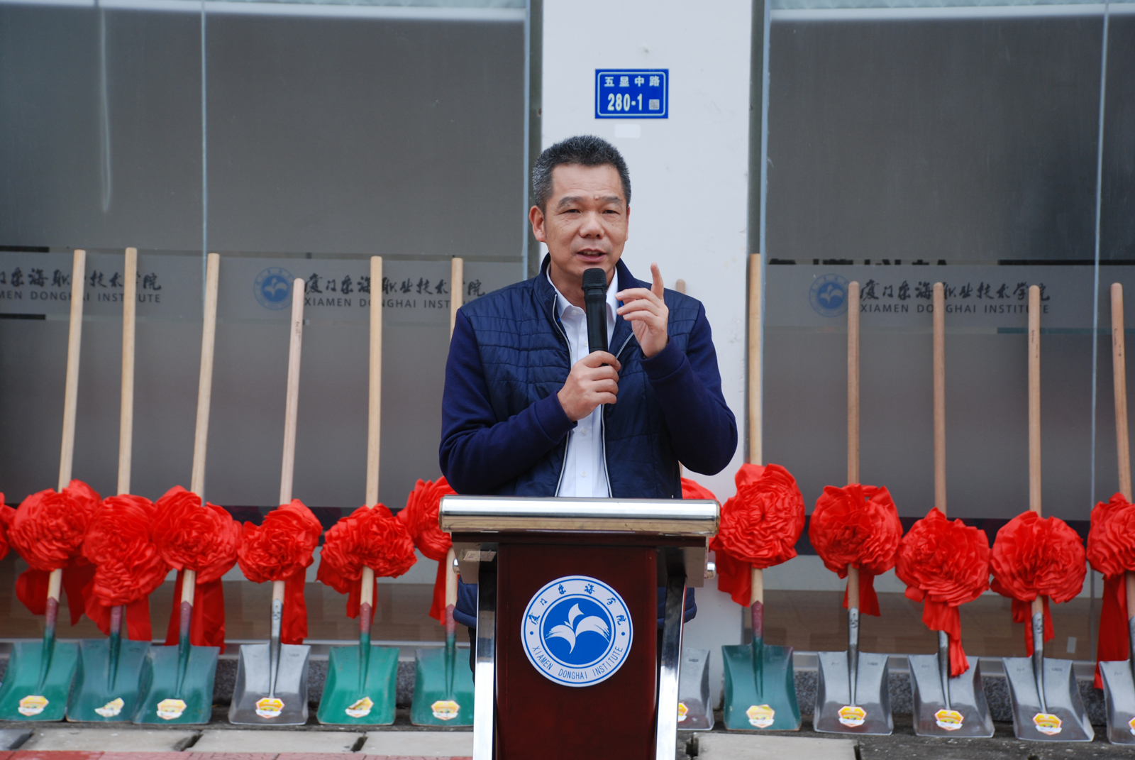 DSC_0033.JPG DSC_0033.JPG